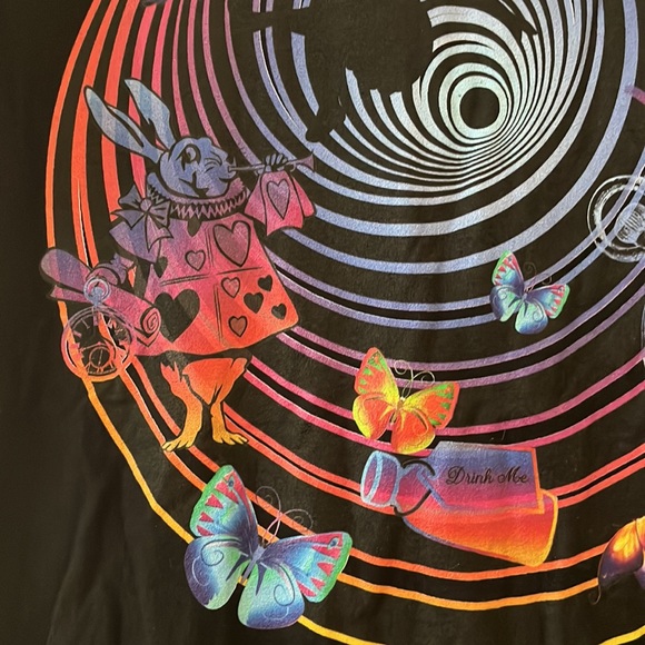 NWOT DISNEY Alice in Wonderland t- shirt - shirt sleeves - brilliant colors - Picture 3 of 8